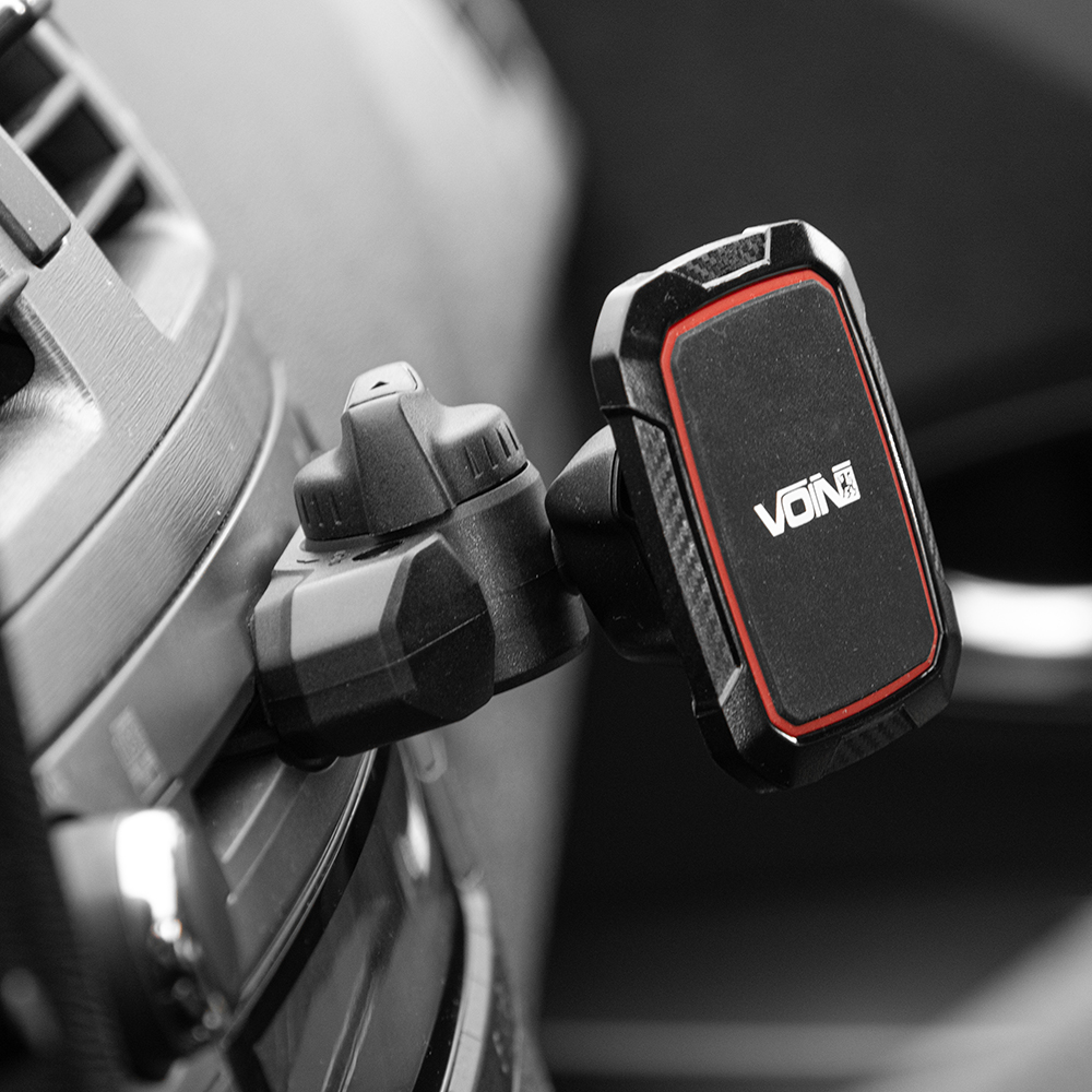 ������ ��������� �������� VOIN UHV-7006BK/RD ��������� � ���� CD �����