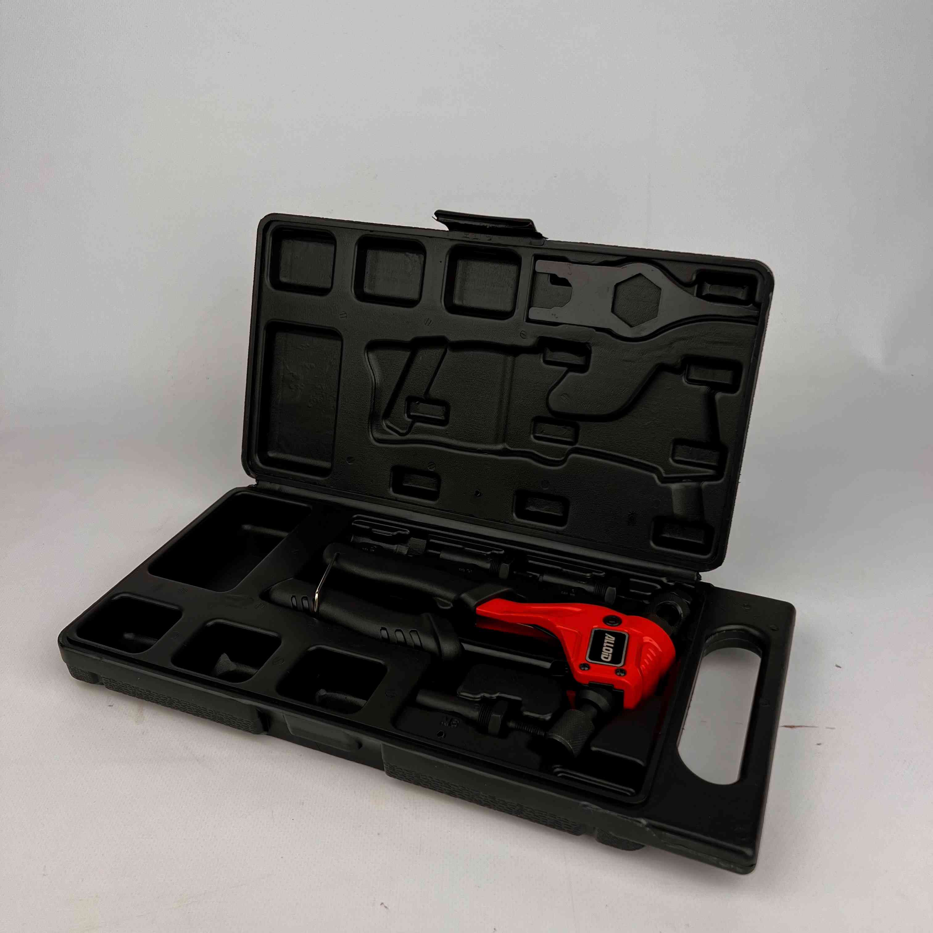 Alloid.ϳ������ �������������� ��� �������� �������� M3, M4, M5, M6. ZR-2201